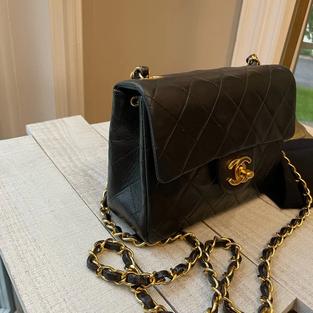 💕Vintage CC Mini Square / Price is Firm 🤗 - Picture 2 of 13
